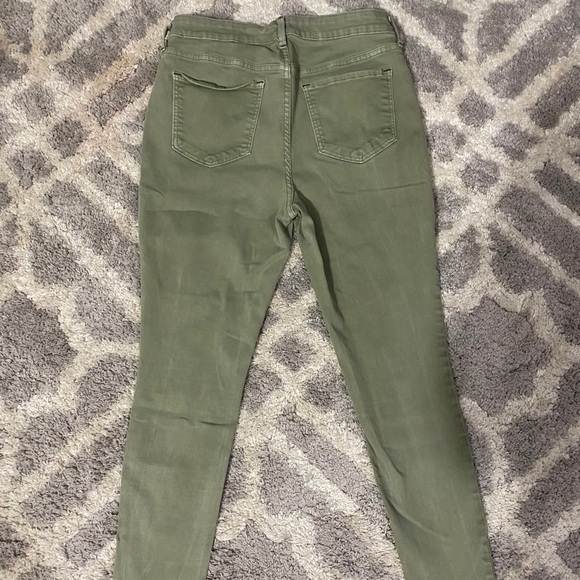 Old Navy Rockstar Super Skinny Jeans - Picture 3 of 5